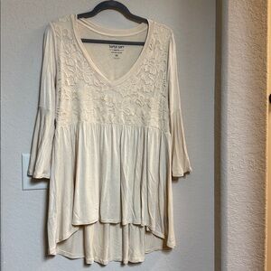Torrid Super Soft Cream Lace Blouse Hi-Low Design Size 00